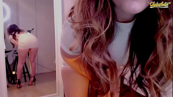 Una bella y atractiva mujer camgirl 