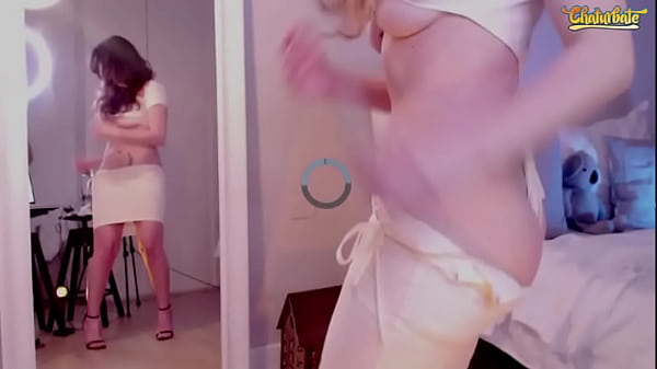 Una bella y atractiva mujer camgirl 