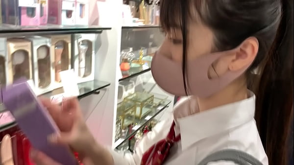 ハメ撮り　すべすべお肌のぴちぴちjkとセックス。おじさんと年の差も身長差もあるセックスがエロい。美乳 中出し 個人撮影 美女 フェラチオ 潮吹き パイパン 生ハメ thumbnail