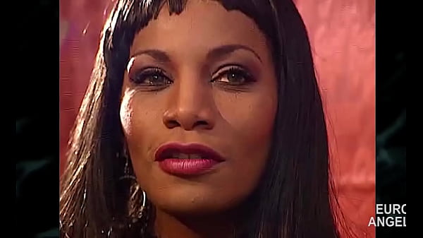 Play MP4 - Hot Sexy French Babes Big Butt Group Ebony & Blonde - Laure Sinclair & Matalana - Lisa Ann