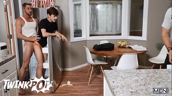 TWINKPOP - Joey Mills, Johnny Ford - Extracurricular Cock 