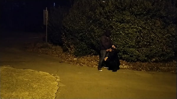 Play MP4 - Facefuck at Work in The Parking Lot