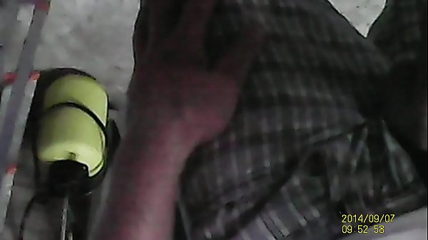 Cumming on my work while the cliënt wait outside