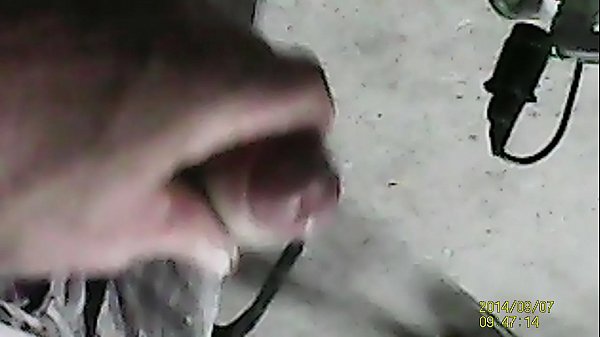 Play MP4 - Cumming on my work while the cli&euml;nt wait outside