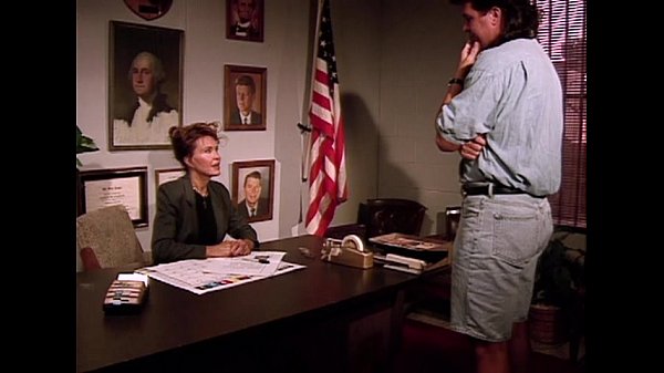 Play MP4 - Metro - Striagt As - scene 3