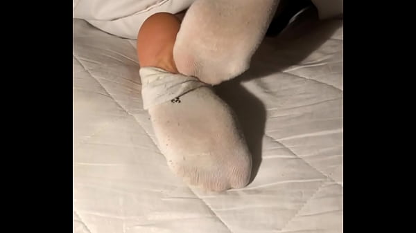 Leveszem A Feh&eacute;r Zoknimat Egy Csod&aacute;s Megvil&aacute;g&iacute;t&aacute;sban thumbnail