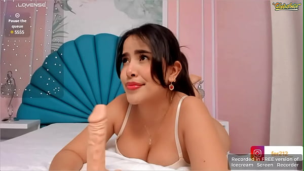 Natalia modelo webcam muy caliente le encanta sacarte la leche