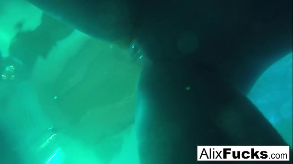 Hot babes have some fun 