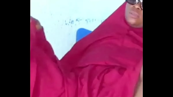 Play MP4 - Zainab Blacka - Caressing my horny pussy