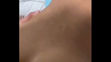 Meu amigo me comeu escondido quando o pessoal de casa saiu 