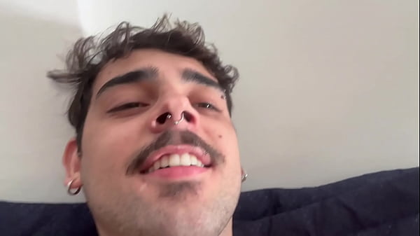 Play MP4 - Lukinhas batendo e metendo pau no rabo