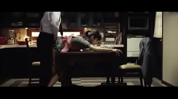 Play MP4 - En la mesa