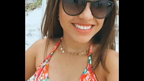 Duas l&eacutesbicas gozando