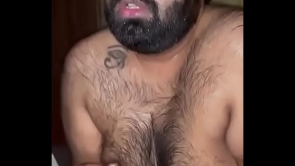 Bangladeshi Gay Slut Worships a BBC!