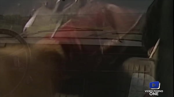 Il baise sa secrétaire en pensant_à sa femme