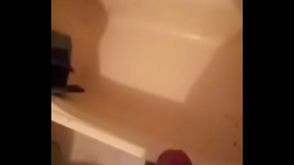 Vid of cum in bath tub 