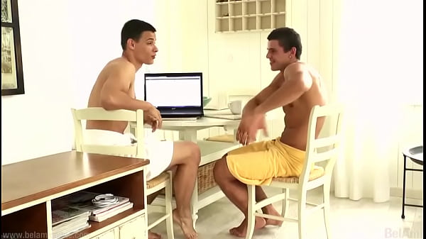 Play MP4 - Big cocks and muscles in play