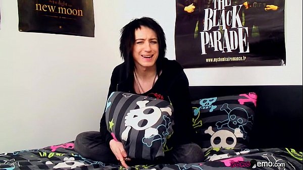 Play MP4 - Mylo Fox Jerks Off