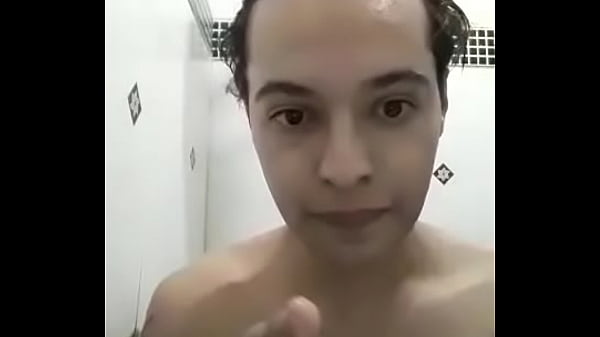 Jerso No Banho Se Lambuzando Sorvete thumbnail