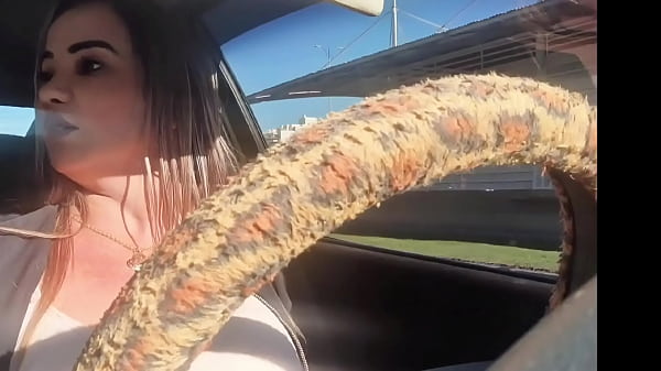 Fui sorteado pedi um app veio a motorista milf gostosa pelas ruas do rj ganhei um chupdriver na pica 