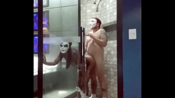 Eu Fodo Seu Estilo Cachorrinho Enquanto Ela Est&aacute; No Telefone O Marido No Dia Dos Namorado thumbnail