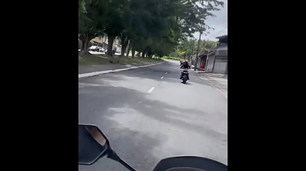 Motoqueira Gostosa demais 
