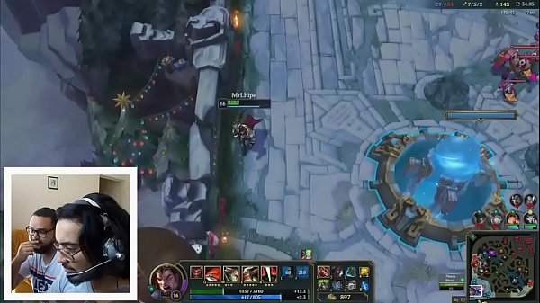 Nonton Mr Lhipe Fodendo Geral No Lolzin thumbnail