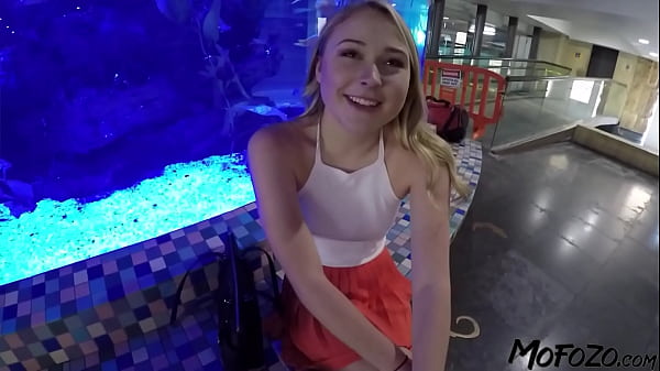 MOFOZO.com - Blonde Waitress Is Fucking With A Tourist! 