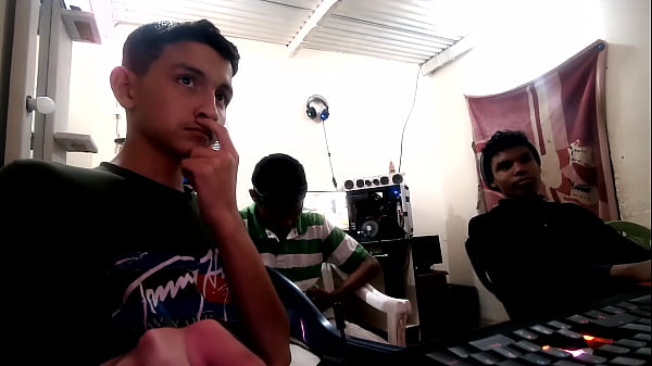 3 RANDOMS EN XVIDEOS DE CHILL