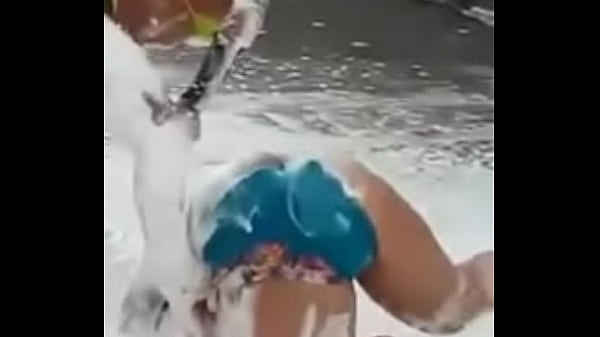 Dominicanas sacando leche