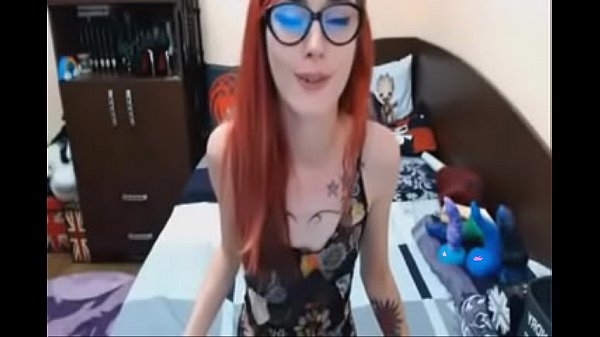 Nonton Nerdy Redhead Babe Masturbate Her Cunt thumbnail