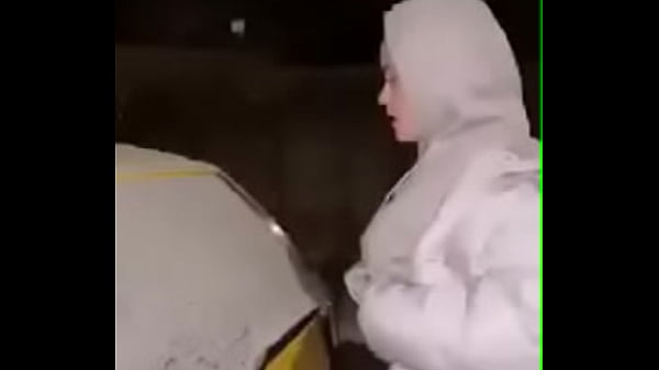 Nonton See My Nice Tits In The Winter thumbnail