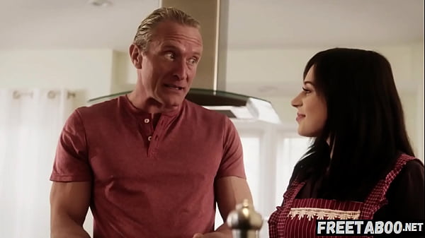 Nonton Why Is My Big Dick Stepdad In My Bed?? - Aria Valencia thumbnail