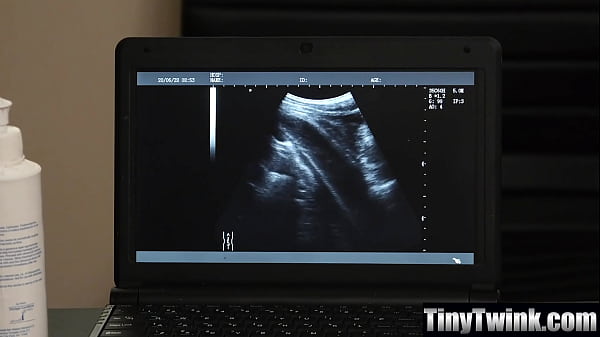 Little Boy Couldn&rsquo;t Wait to Pull out The Handsome Man&rsquo;s Enormous Cock - Tinytwink 