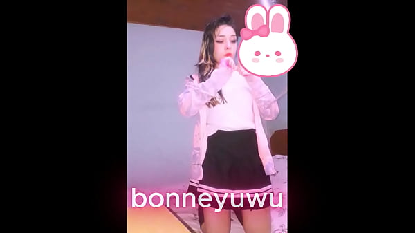 Play MP4 - Bonneyuwu - 10&colon;05 putita argentina se masturba