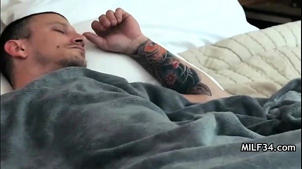 Juicy PussyOn Horny MILF