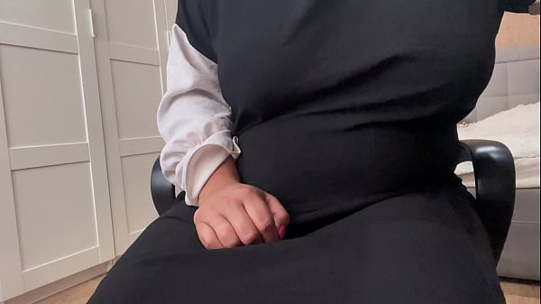 Play MP4 - Syrian milf sits on web chat and caresses her clitoris