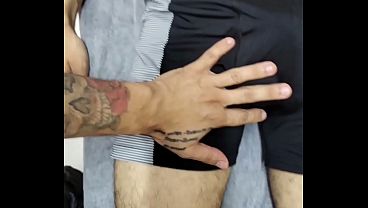 Novinho negro n&atilde_o aguentou e partiu pra cima do meu volume