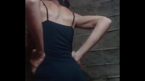 Safadinha trans de vestido curto 