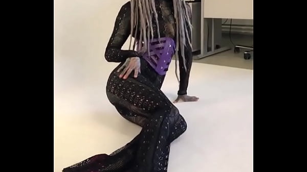 Photoshooting for Sujarta ! What&rsquo;s your favorite pose during a shoot?#Sujarta #Photoshoot #CreativeVibes #Inke... 