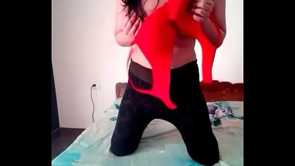 Sexy_girl take off her clothes in front of camera