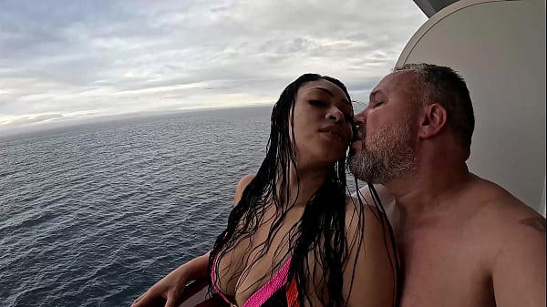 Foda Em Alto Mar No Cruzeiro Msc Seaview thumbnail