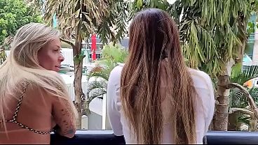 Nonton Duas Milf Safadas Fazem Homemade O Hospede Do Hotel. ( Completo No Red ) thumbnail