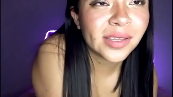 Nonton Un Seguidor Me Regala Un Vestido Y Se Lo Modelo Termino Masturbandome thumbnail