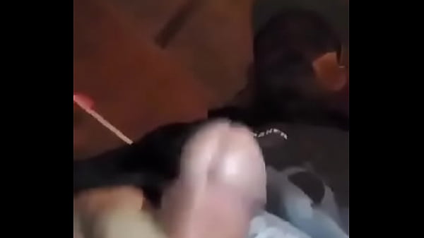 Cholo hetero tatuado jalandosela