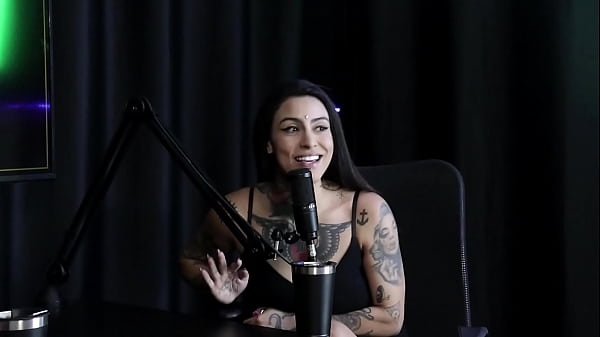 Escreveu um_livro de romance com sadomasoquismo perdeu a virgindade_nova é_bissexual e fica toda molhadinha tendo_fetiches_com transsexual_Lexi Mallet SHEER RED