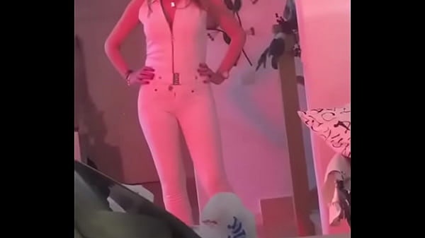 Soy marta una madura reci&eacute;n divorciada busco t&iacute;os ca&ntilde;eros para follar en mi chalet 