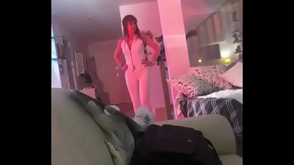 Soy marta una madura reci&eacute;n divorciada busco t&iacute;os ca&ntilde;eros para follar en mi chalet 