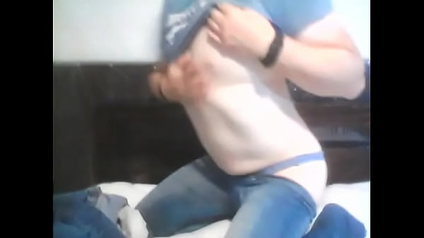 Play MP4 - Cortita desesperada por probar un hombre 3