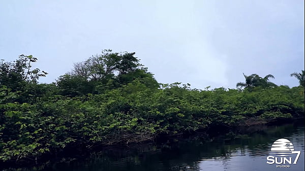 Nonton Latina Gostosa &eacute; Encontrada Passeando Em Rio E Dois Safados Levam Para Sua Casa thumbnail
